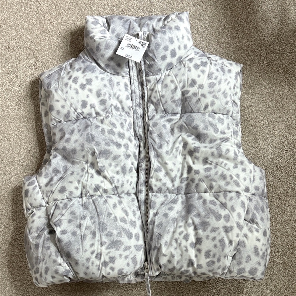 American Eagle Grey Leopard Print Puffer Vest